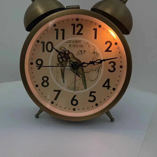 Batteridriven vintage väckarklocka med dubbla klockor