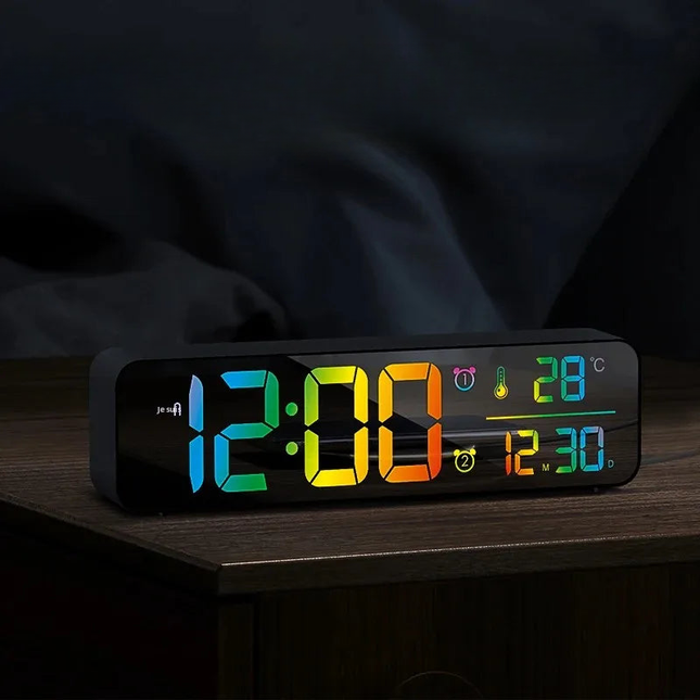 Smal digital klocka med dubbla alarm