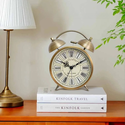 Batteridriven vintage väckarklocka med dubbla klockor