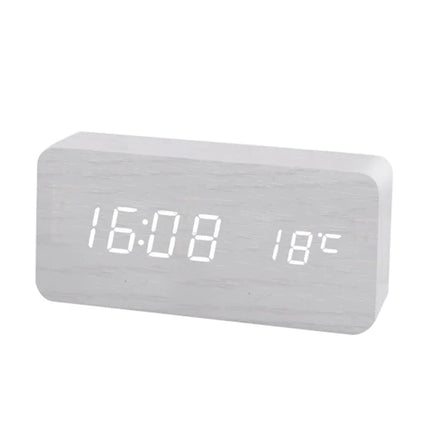Träväckarklocka med vita LED-siffror