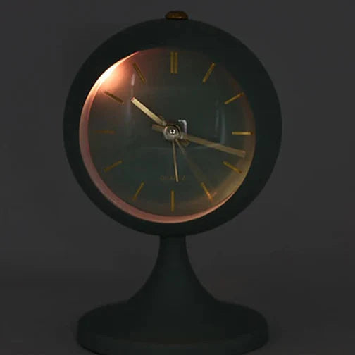 Vintage väckarklocka på fot design
