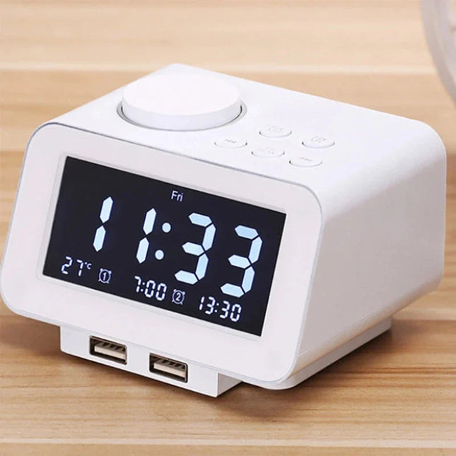 Klockradio med FM och dubbla USB-laddare