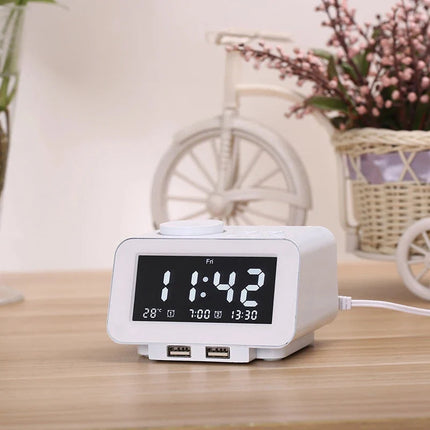 Klockradio med FM och dubbla USB-laddare
