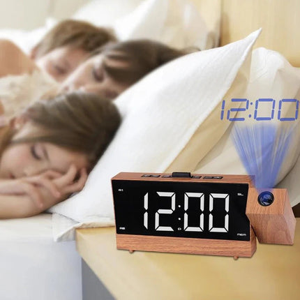 Klockradio med projektor i elegant trädesign