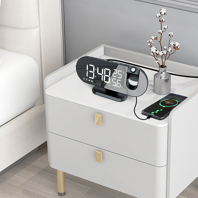 Klockradio med projektion av tid i taket