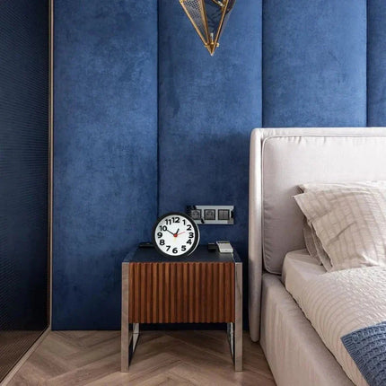 Liten rund analog batteridriven väckarklocka