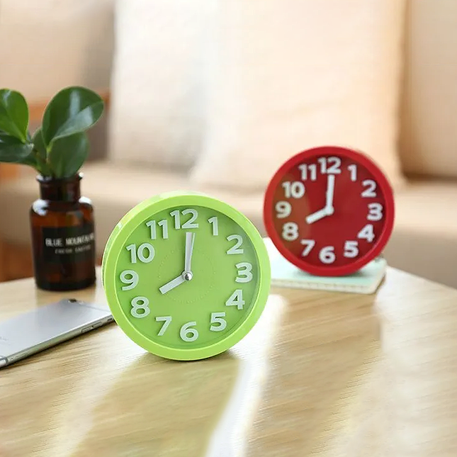 Enkel rund analog väckarklocka
