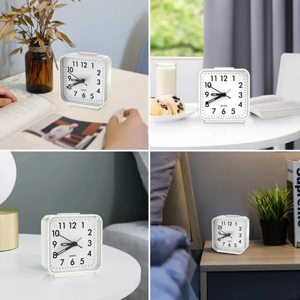 Tyst analog väckarklocka med nattljus