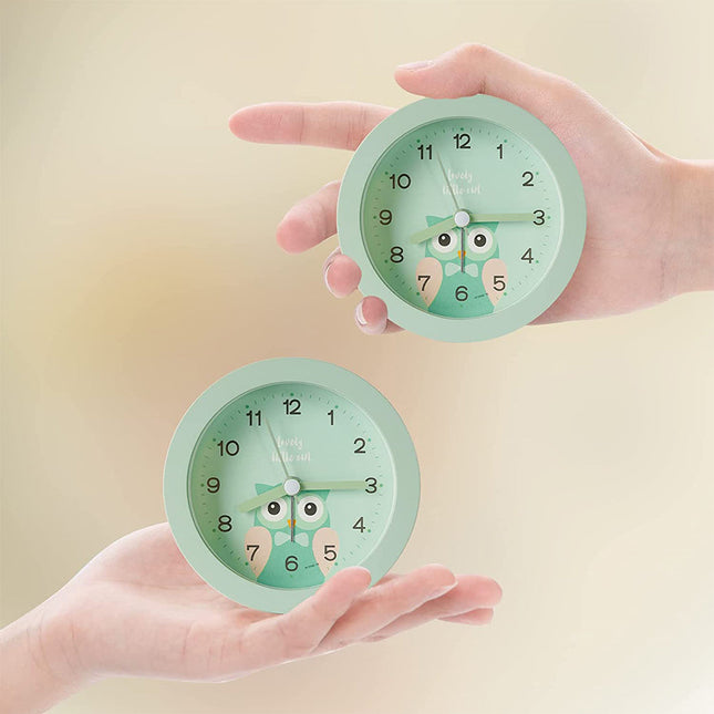 Tyst analog barnväckarklocka med björnmotiv