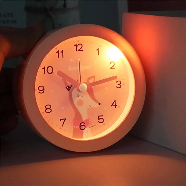 Tyst analog barnväckarklocka med björnmotiv