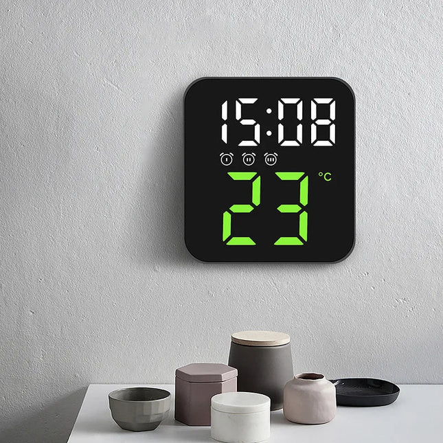 Smal digital reseväckarklocka med LED