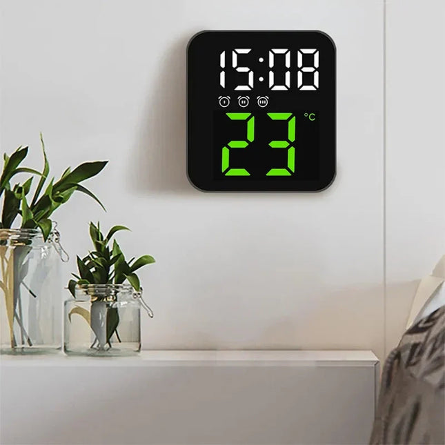 Smal digital reseväckarklocka med LED