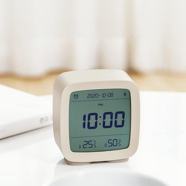 Digital reseväckarklocka med ljus och termometer