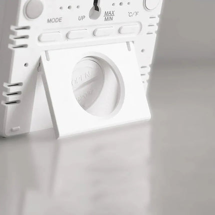 Tyst digital reseväckarklocka med termometer