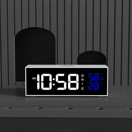 Digital klocka med extra stora siffror