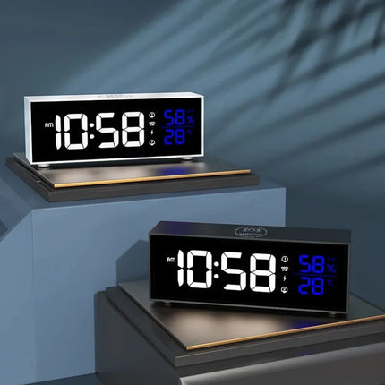 Digital klocka med extra stora siffror