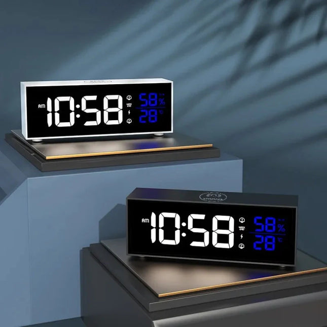 Digital klocka med extra stora siffror