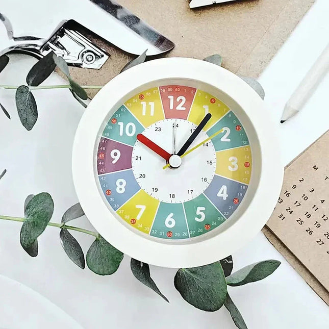 Pedagogisk väckarklocka för barn med ljus