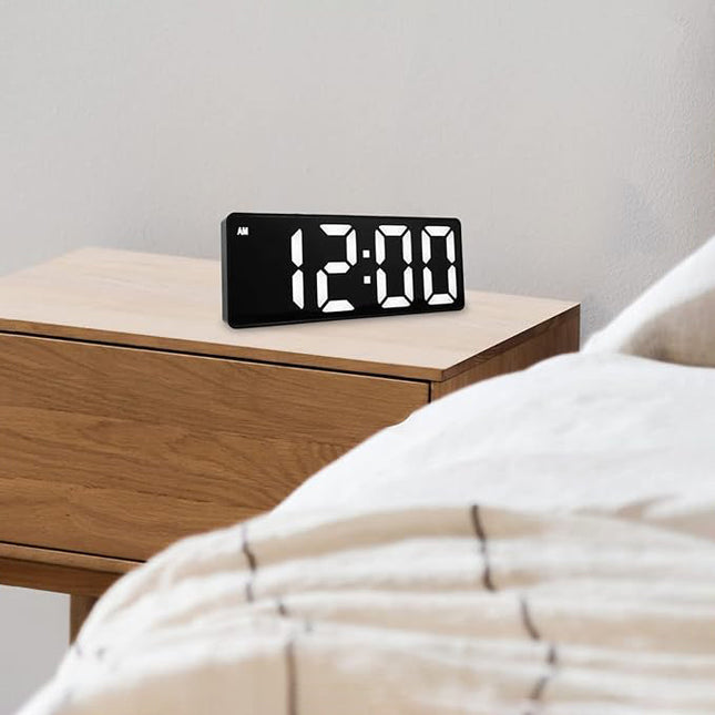 Batteridriven digital väckarklocka med larm
