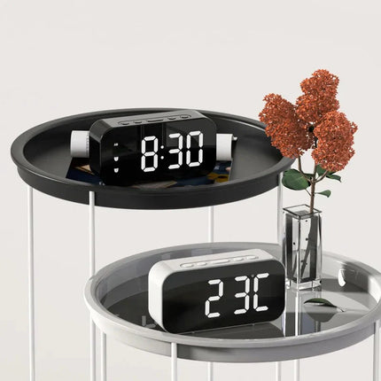 Digital LED-väckarklocka med spegeldisplay