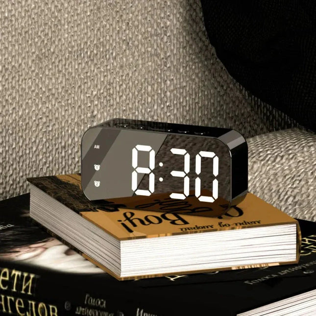 Digital LED-väckarklocka med spegeldisplay