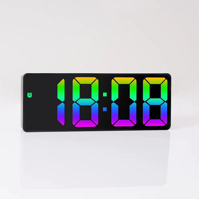 Digital väckarklocka med färgdisplay