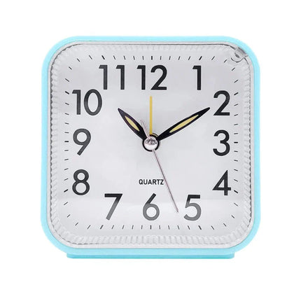 Enkel analog väckarklocka med batteri