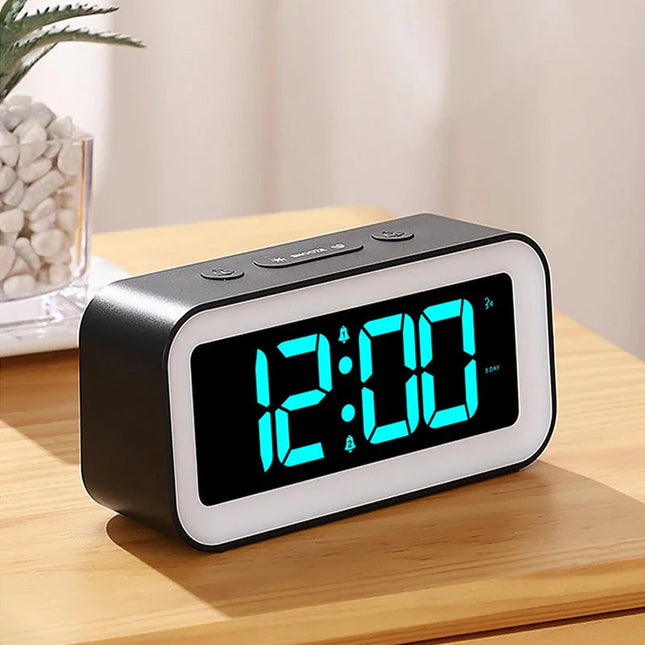 Lysande digital väckarklocka med nattlampa