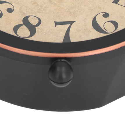 Rund vintage väckarklocka i retro design