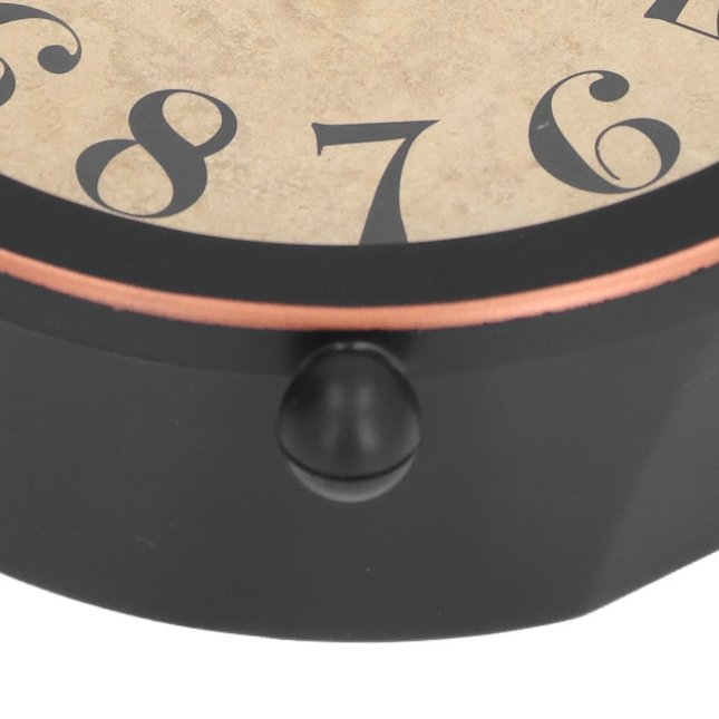 Rund vintage väckarklocka i retro design